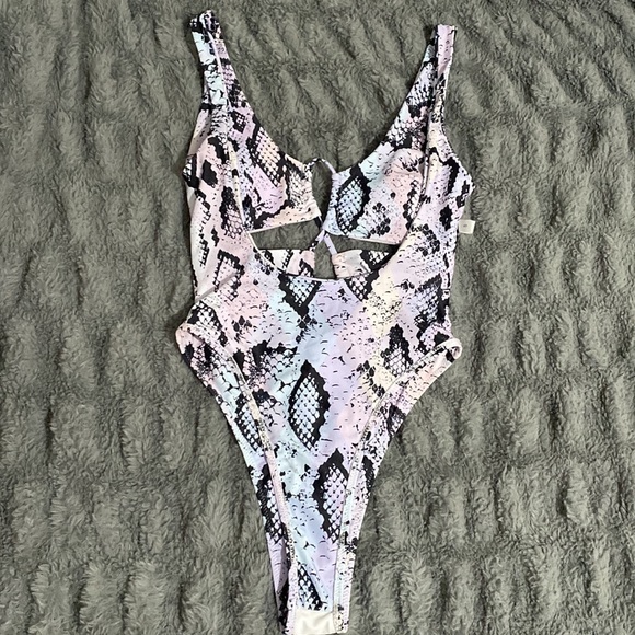 CHYRII Women's Sexy Cutout Lace Up Backless High Cut One Piece Swimsuit Monokini - Picture 10 of 13